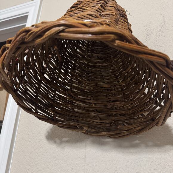 2 Vintage Wicker Bells Rattan Straw Basket decorations - Picture 5 of 6